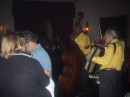 ElFloridita2 * Im El Floridita gibt es sogar Live-Tango nach Wunsch. Die Bar ist erstklassig renoviert, dafr sind die Preise auch erstklassig: Daiquiri 6,50$, Bier bei 4$ sind fr Cuba echte Hchstwerte. * 1600 x 1200 * (509KB)