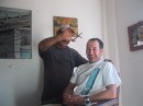 TrinidadFrisoer * Jetzt ist es soweit: Haare schneiden fr 2$ und 1$ Provision. Wenn von Dollar die Rede ist, bezieht sich das immer auf CUCs (steht fr cubarean convertible Peso, der aber 1:1 an den Dollar gebunden ist). * 1600 x 1200 * (440KB)